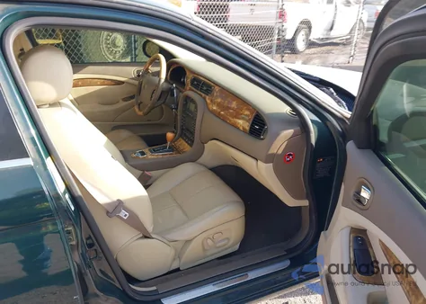 2005 Jaguar S-Type 4.2L V8 from USA, damaged, VIN SAJWA01U75HN13555